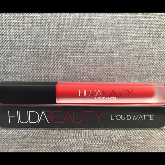 Huda Beauty Liquid Matte Lipstick in Alluring NIB - Picture 2 of 8